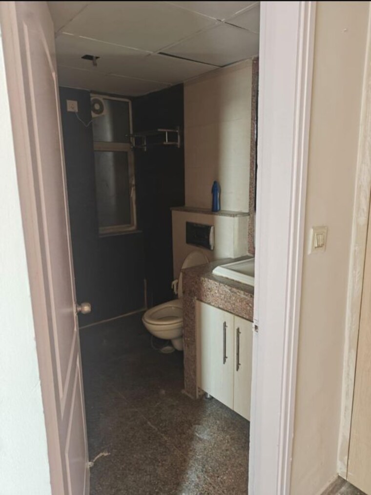 Bathroom, raheja-atharva 4 Bedroom 4200 Sq.Ft. Penthouse In Sector 109 Gurgaon 10291145