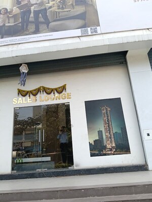  Showroom For Sale in Goregaon East
