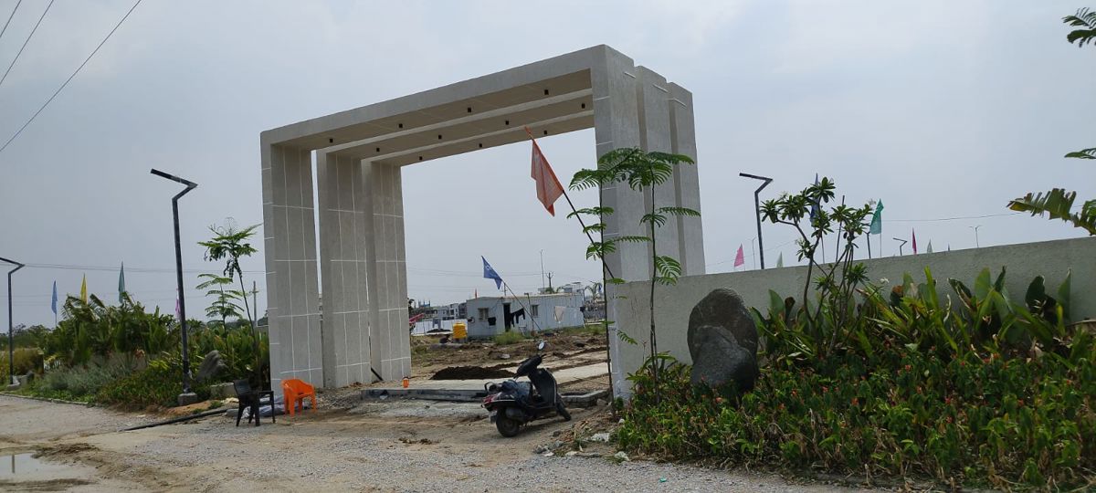 Plot For Sale in Almasguda