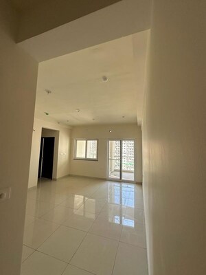 Room in 2 BHK Apartment at Puravankara Silversands, Mundhwa – for Rent