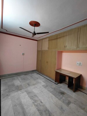 Room in 2 BHK Independent House at Ballupur – for Rent