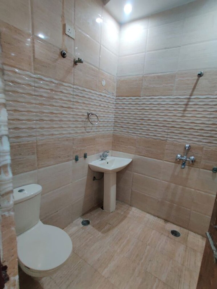 Bathroom, ambala highway 3 Bedroom 1850 Sq.Ft. Apartment In Ambala Highway Zirakpur 10291254