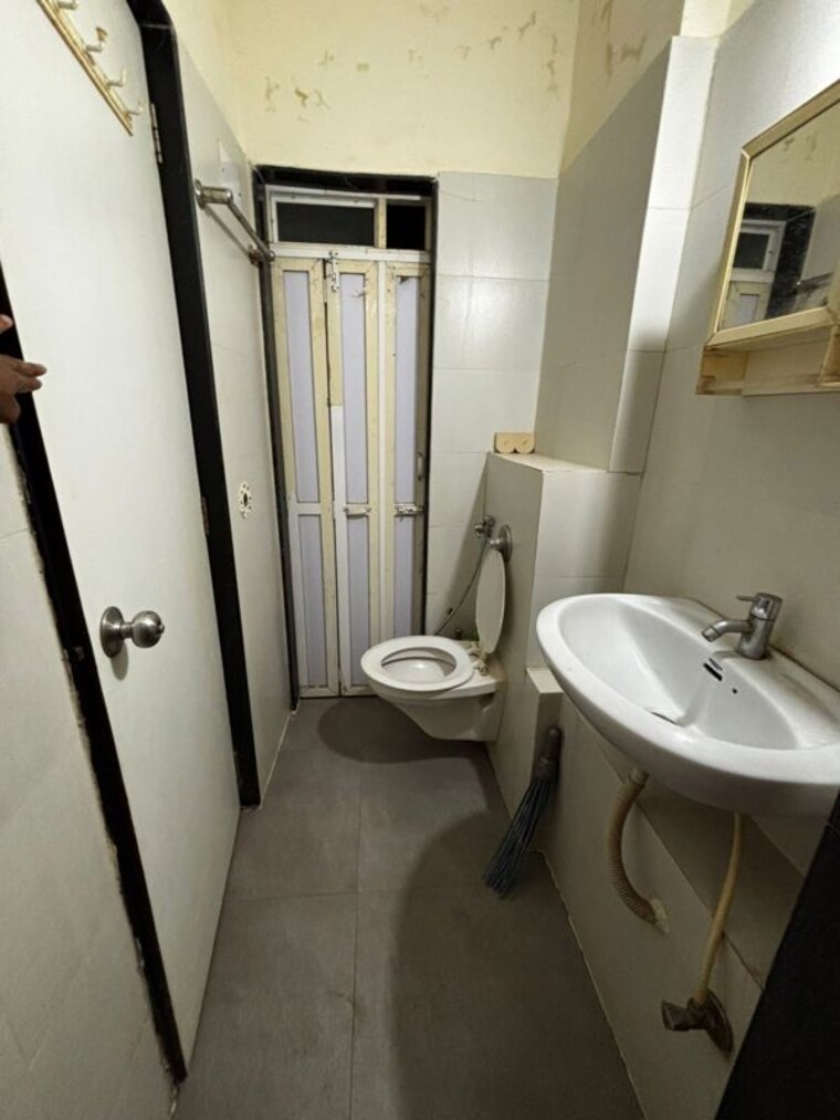 Bathroom, mantri-park 2 Bedroom 645 Sq.Ft. Apartment In Goregaon East Mumbai 10291243