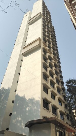 2 BHK Apartment For Rent in Malad East