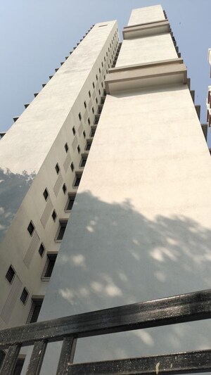 2 BHK Apartment – Exterior View View at Malad East - for Rent