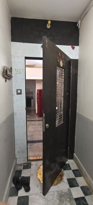 Furnished Amenities in 1 BHK Apartment at Vrindavan CHS, Mahim – for Sale