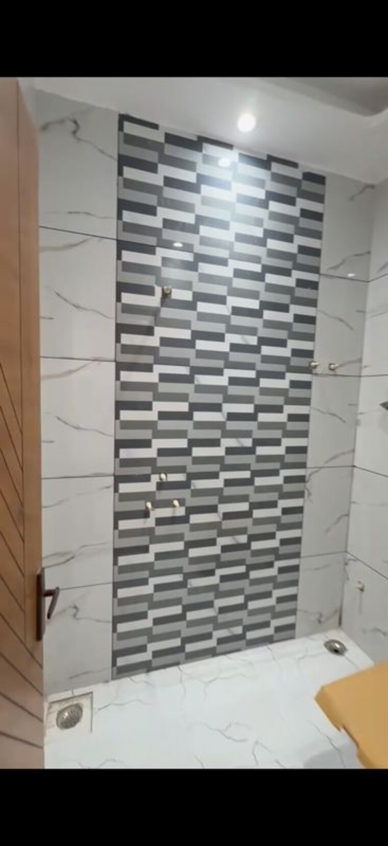 Bathroom, max-defence-city-apartments 3 Bedroom 1550 Sq.Ft. Builder Floor In Chaprana Colony Greater Noida 10268199
