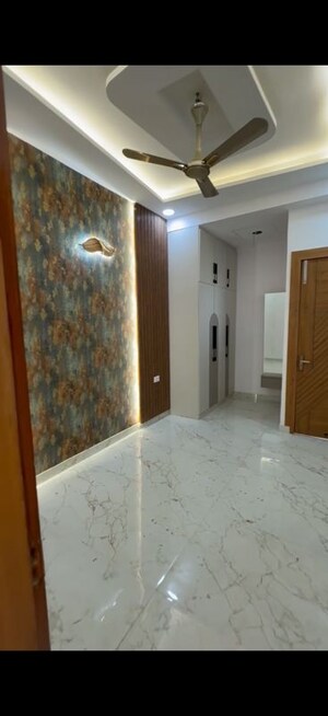 Building Lobby in 3 BHK Builder Floor at Max Defence City Apartments, Chaprana Colony – for Sale