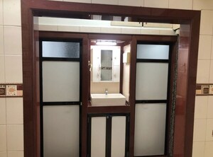 Room in 1 BHK Apartment at Malad West – for Rent