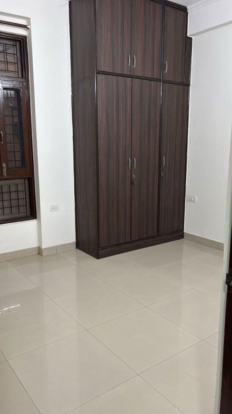 Room, shanti-plaza-vaishali 4 Bedroom 225 Sq.Mt. Apartment In Vaishali Sector 4 Ghaziabad 10291354