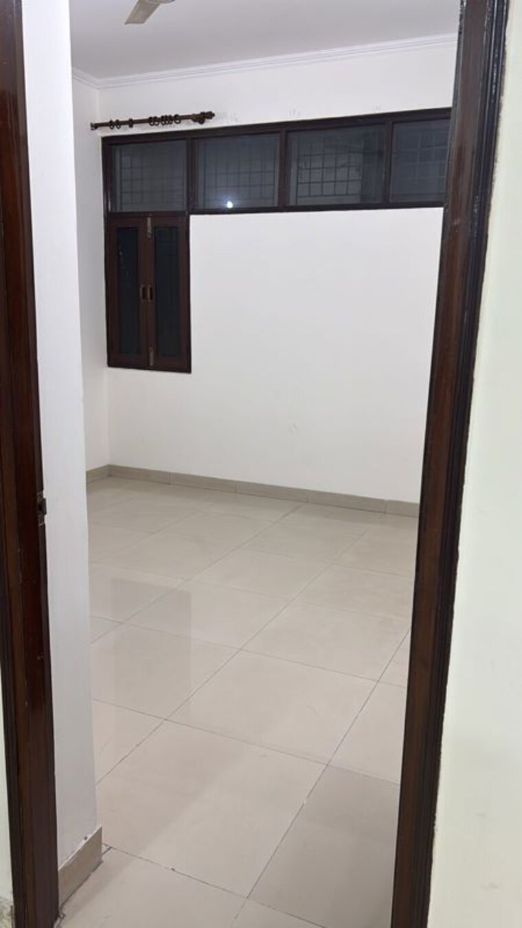 Room, shanti-plaza-vaishali 4 Bedroom 225 Sq.Mt. Apartment In Vaishali Sector 4 Ghaziabad 10291354