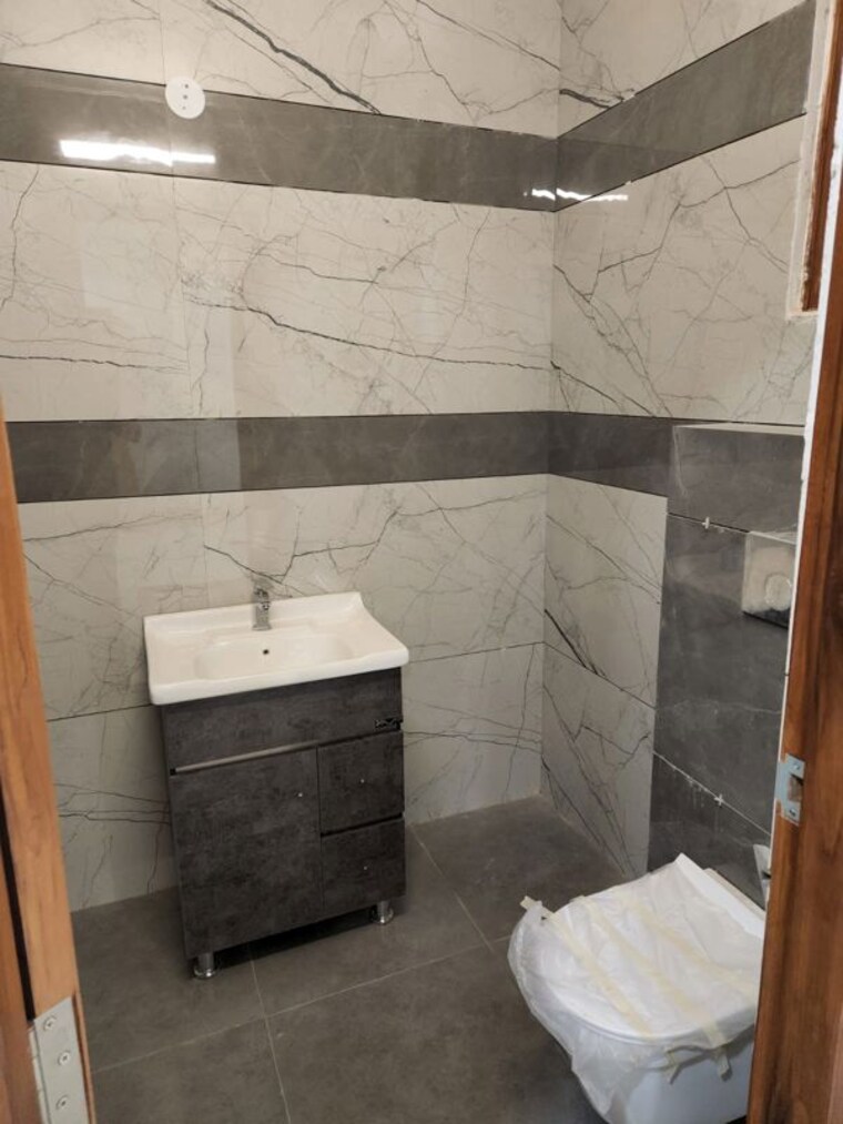Bathroom, bp-homes 3 Bedroom 250 Sq.Yd. Builder Floor In Sector 85 Faridabad 10291338