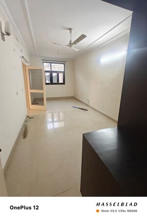 Room in 3 BHK Apartment at Vasant Kunj – for Rent