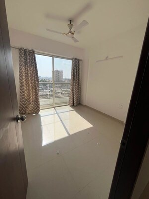 Room in 3 BHK Apartment at Guardian Eastern Meadows, Wagholi – for Rent
