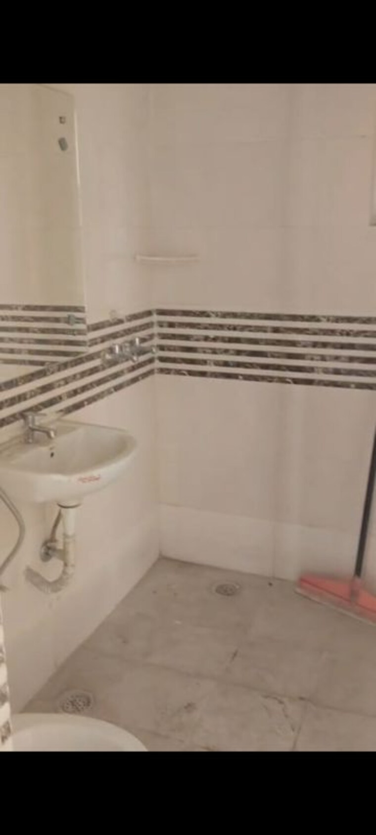 Bathroom, shree-vardhman-green-court 2 Bedroom 320 Sq.Ft. Apartment In Sector 90 Gurgaon 10291463