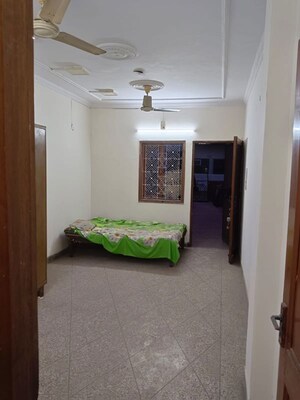 1 RK Builder Floor For Rent in Lajpat Nagar 4