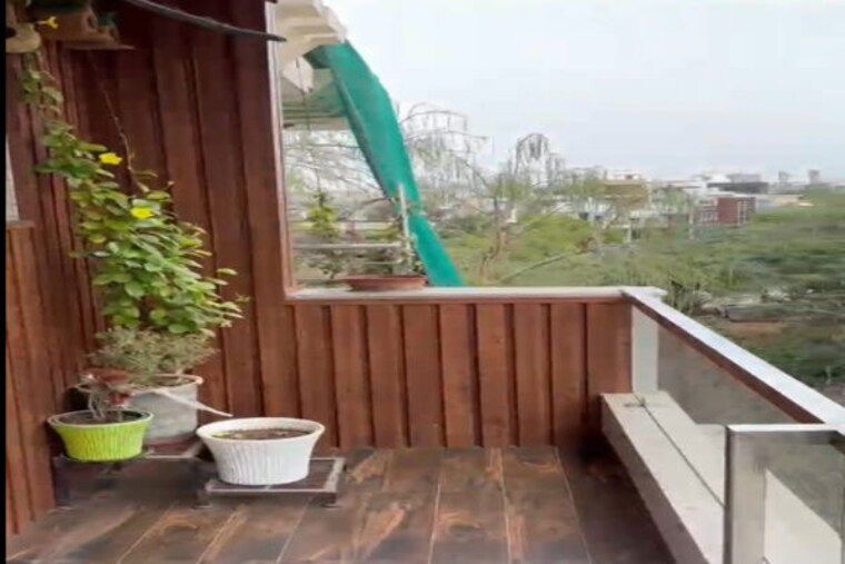 Balcony, aravali vihar 3 Bedroom 153 Sq.Yd. Builder Floor In Aravali Vihar Faridabad 10291441