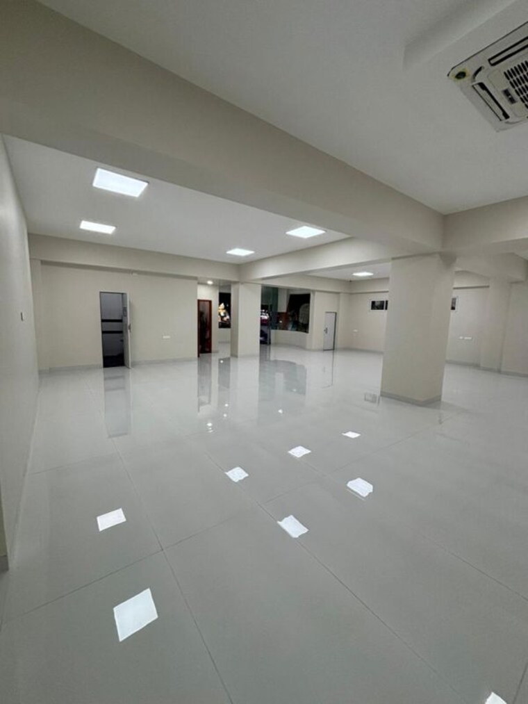 Room, nahar-amrit-shakti Commercial Showroom 3000 Sq.Ft. In Chandivali Mumbai 10291507
