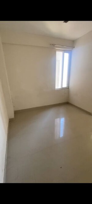Room in 1 BHK Apartment at Shree Vardhman Green Court, Sector 90 – for Sale