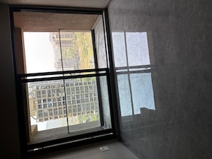 Room in 3.5 BHK Apartment at Platinum Parksyde, Kharghar Sector 30 – for Rent