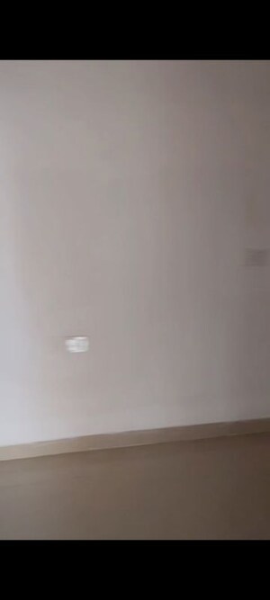 Room in 1 BHK Apartment at Shree Vardhman Green Court, Sector 90 – for Rent