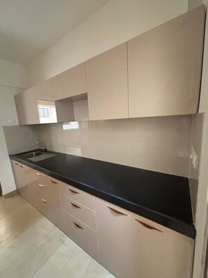 Room in 2 BHK Apartment at Mahindra Alcove, Chandivali – for Rent