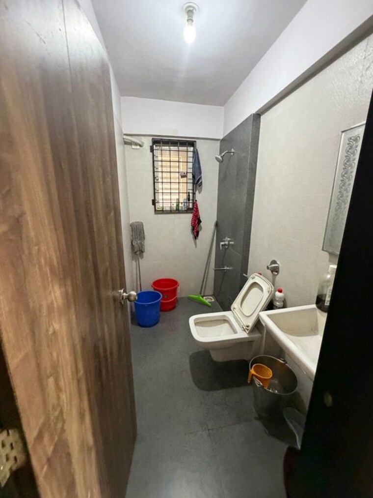Attached Bathroom, chaurang-heights 3 Bedroom 1200 Sq.Ft. Apartment In Chembur Mumbai 10291603