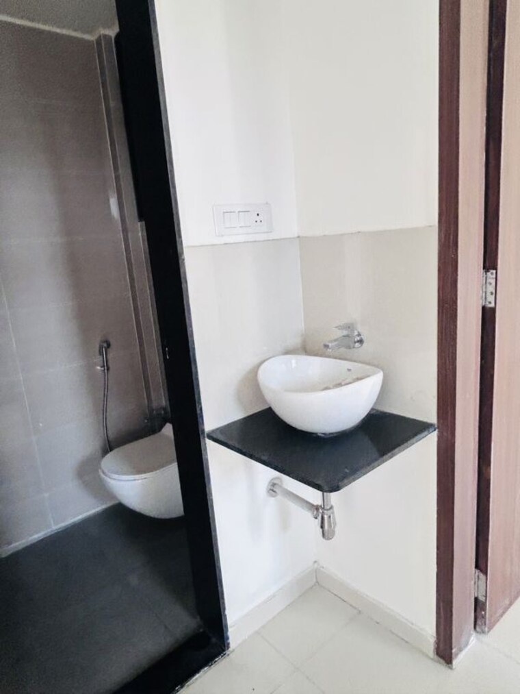 Bathroom, pharande-kairosa 1 Bedroom 700 Sq.Ft. Apartment In Punawale Pune 10291588