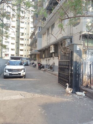 Parking in 1 BHK Apartment at Colaba – for Rent