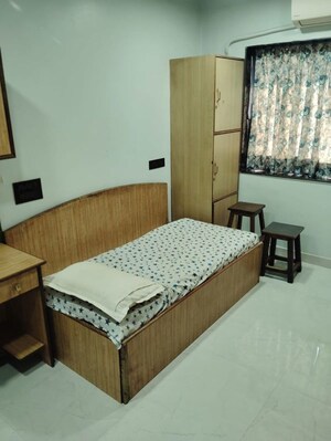 Room in 1 BHK Apartment at Colaba – for Rent