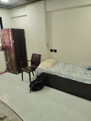 1 BHK Apartment For Rent in Colaba