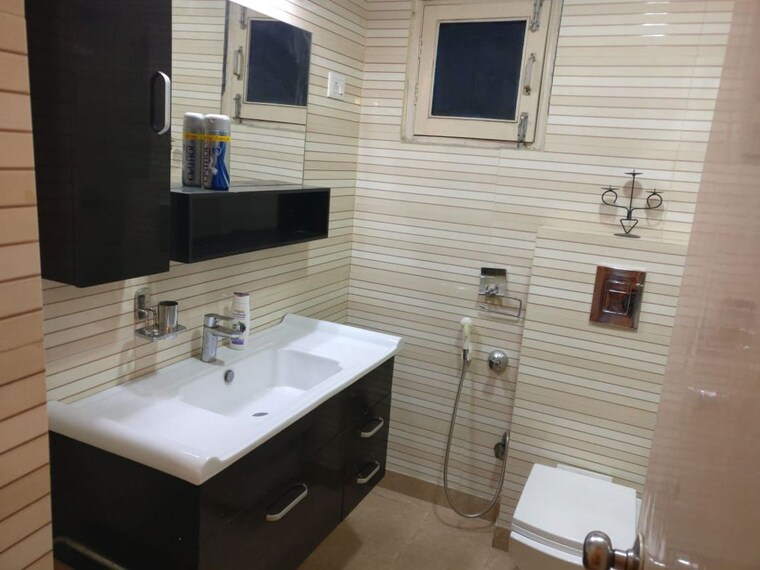 Attached Bathroom, sector 10 dwarka 3 Bedroom 1900 Sq.Ft. Apartment In Sector 10 Dwarka Delhi 10291617