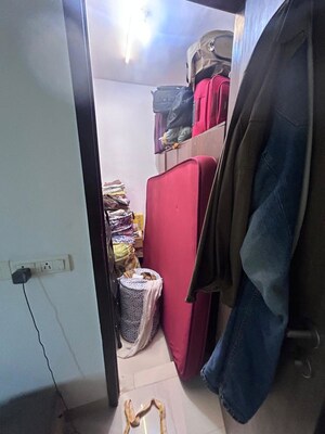 Furnished Amenities in 2 BHK Apartment at DB Orchid Woods, Goregaon East – for Rent