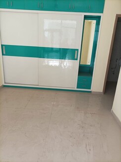 2 BHK Apartment For Rent in Pareena Om Apartments