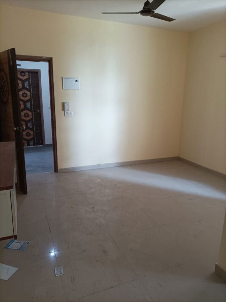 Room, pareena-om-apartments 2 Bedroom 700 Sq.Ft. Apartment In Sector 112 Gurgaon 10291671