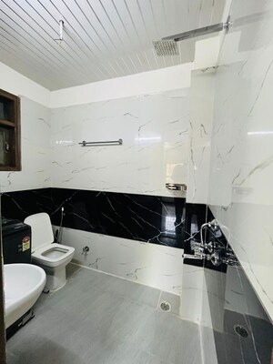 Team Area in 1 BHK Builder Floor at Sector 45 – for Rent