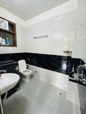 Team Area in 1 BHK Builder Floor at Sector 45 – for Rent