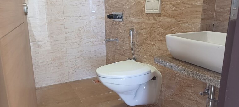 Bathroom, sheth-auris-bliss 2 Bedroom 613 Sq.Ft. Apartment In Malad West Mumbai 10291704