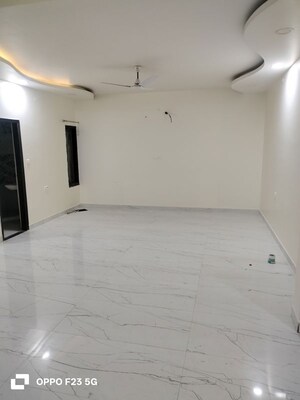 Room in 2.5 BHK Builder Floor at Amar Shaheed Path – for Rent