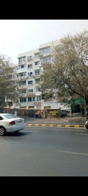 2 BHK Apartment For Rent in Sunita Apartment, Peddar Road