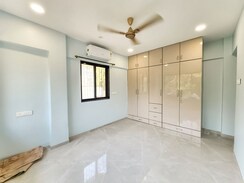 2 BHK + Pooja Room Apartment For Rent in Bandra West