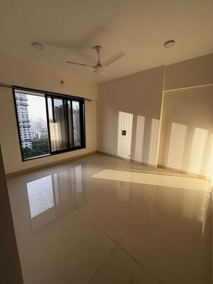 Room in 3 BHK Apartment at Poonam Vaishno Heights, Malad East – for Rent