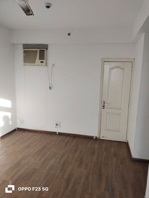 Room in 3 BHK Apartment at Paarth Aadyant, Gomti Nagar – for Rent