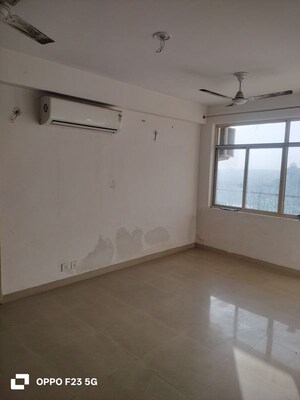 Room in 3 BHK Apartment at Paarth Aadyant, Gomti Nagar – for Rent