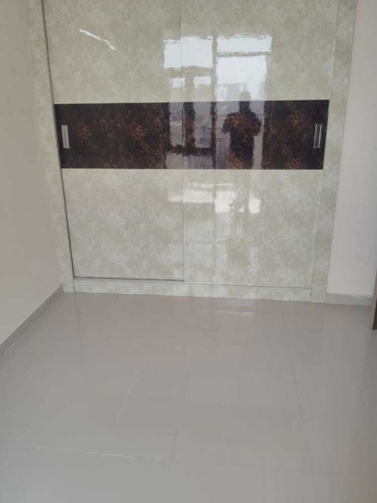Bathroom, pareena-om-apartments 2 Bedroom 680 Sq.Ft. Apartment In Sector 112 Gurgaon 10291847