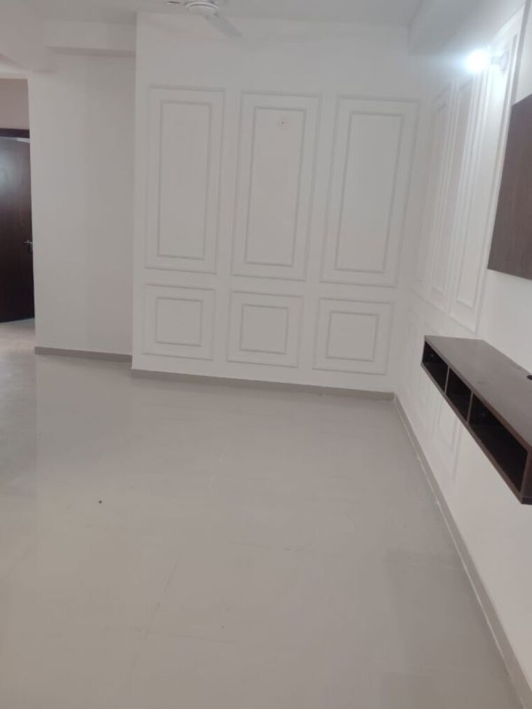 Room, pareena-om-apartments 2 Bedroom 680 Sq.Ft. Apartment In Sector 112 Gurgaon 10291847