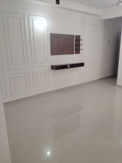 2 BHK Apartment For Rent in Pareena Om Apartments