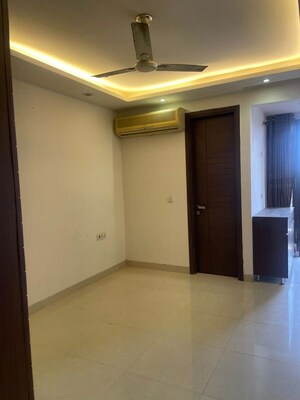 Room in 3 BHK Builder Floor at Rajouri Garden – for Rent