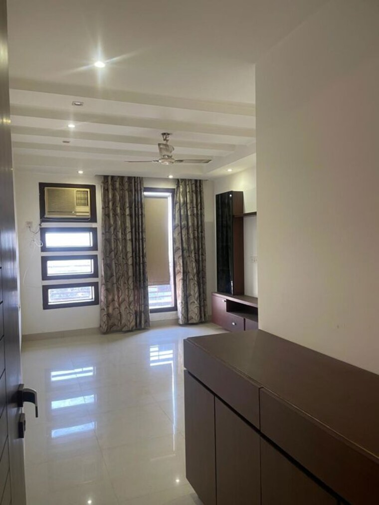 Kitchen, rajouri garden 3 Bedroom 160 Sq.Yd. Builder Floor In Rajouri Garden Delhi 10291868