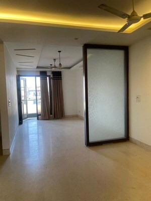 Room in 3 BHK Builder Floor at Rajouri Garden – for Rent